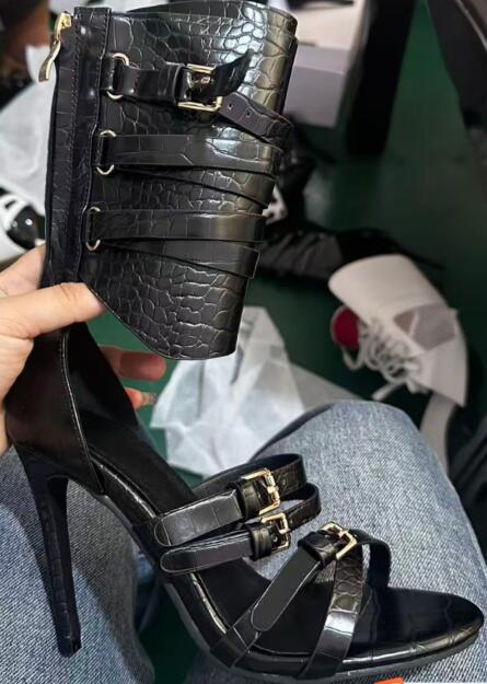 Sandal Strappy Heeled - Sandálias Longas de Couro Preto Sensuais